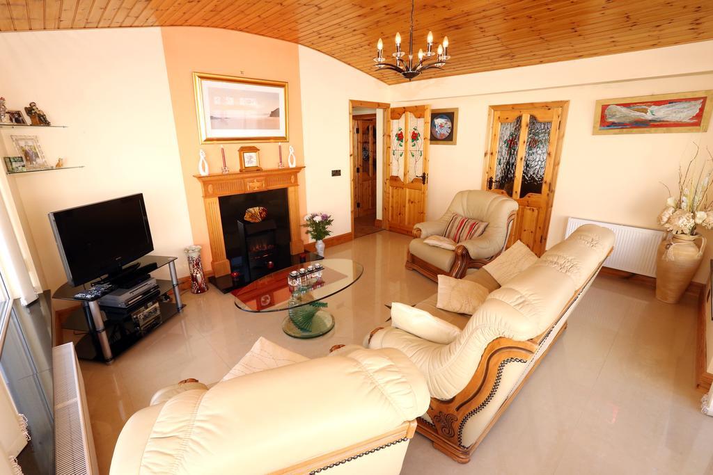Beezies Self Catering Cottages Grange  ภายนอก รูปภาพ