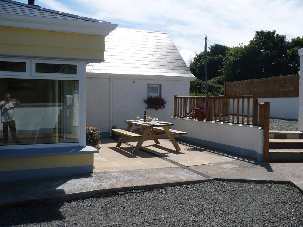 Beezies Self Catering Cottages Grange  ภายนอก รูปภาพ