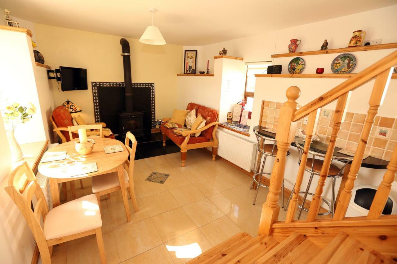 Beezies Self Catering Cottages Grange  ภายนอก รูปภาพ