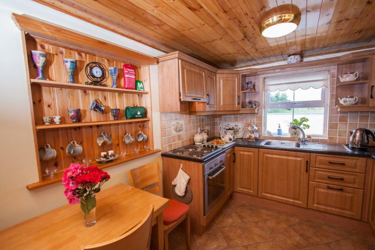 Beezies Self Catering Cottages Grange  ภายนอก รูปภาพ