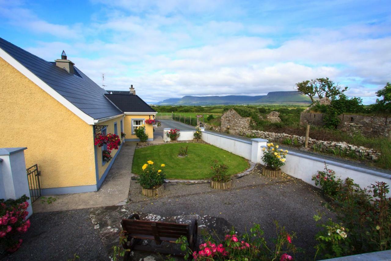 Beezies Self Catering Cottages Grange  ภายนอก รูปภาพ