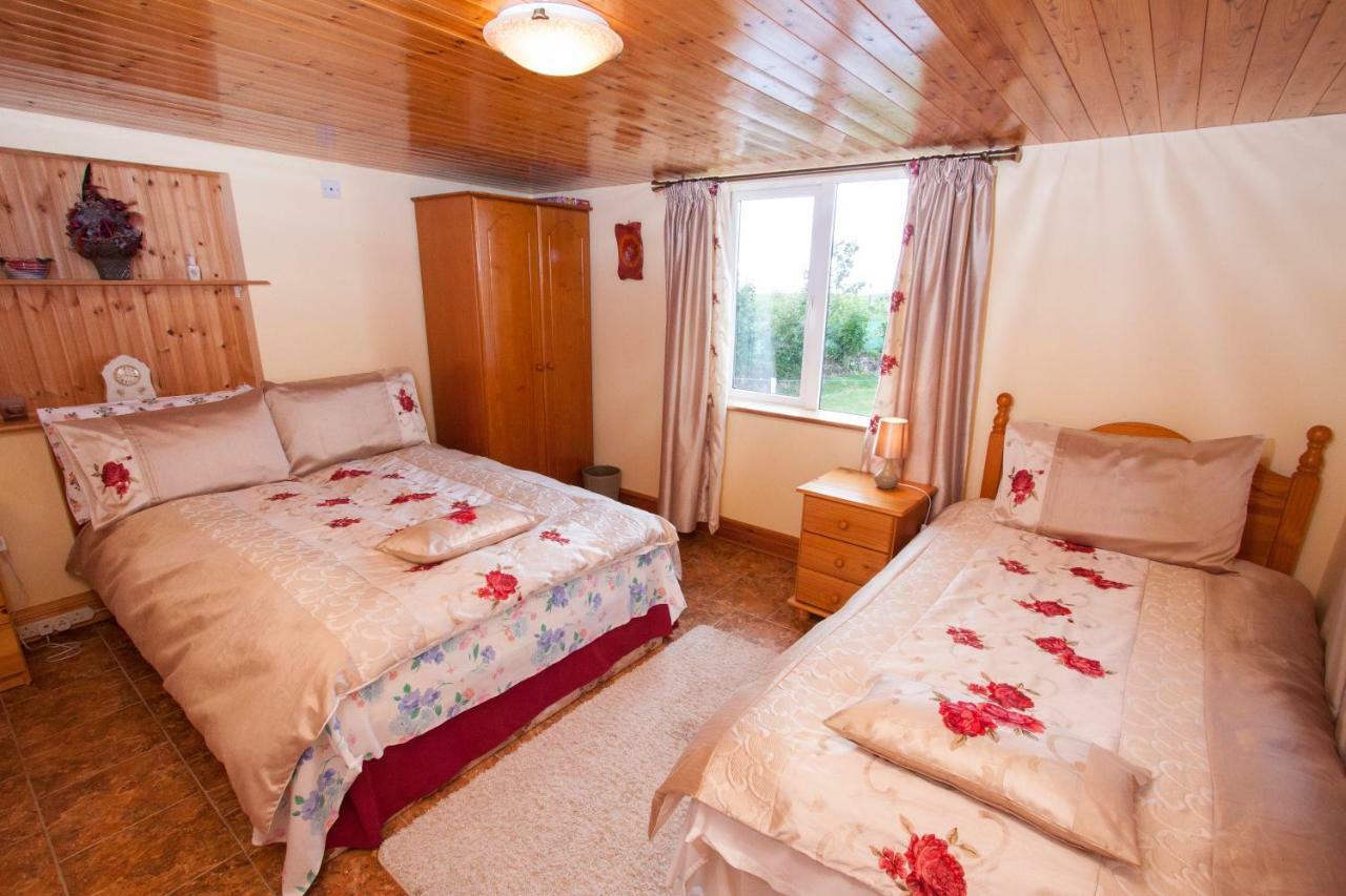 Beezies Self Catering Cottages Grange  ภายนอก รูปภาพ